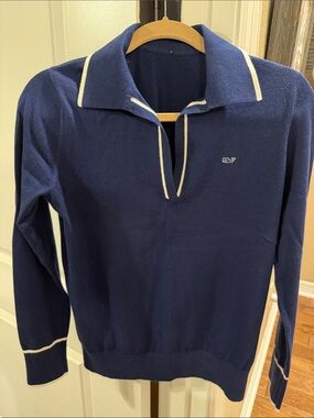 Vineyard Vines Navy V‑Neck Polo Sweater with Cream Trim